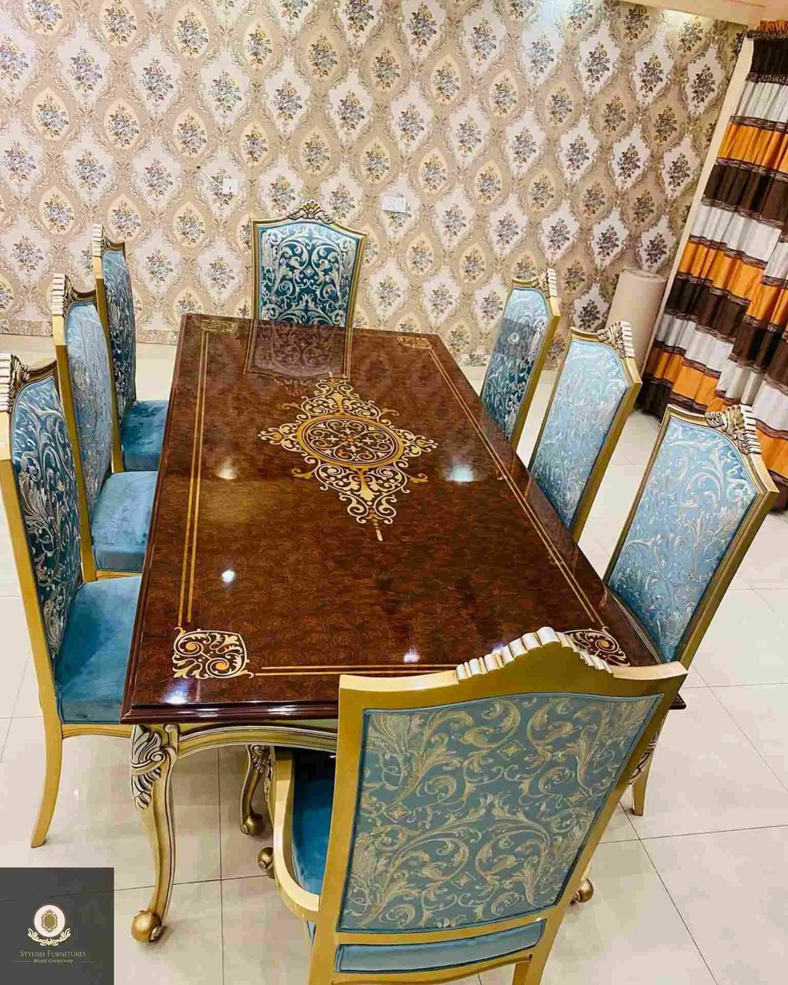 Elegant classic dinning table
