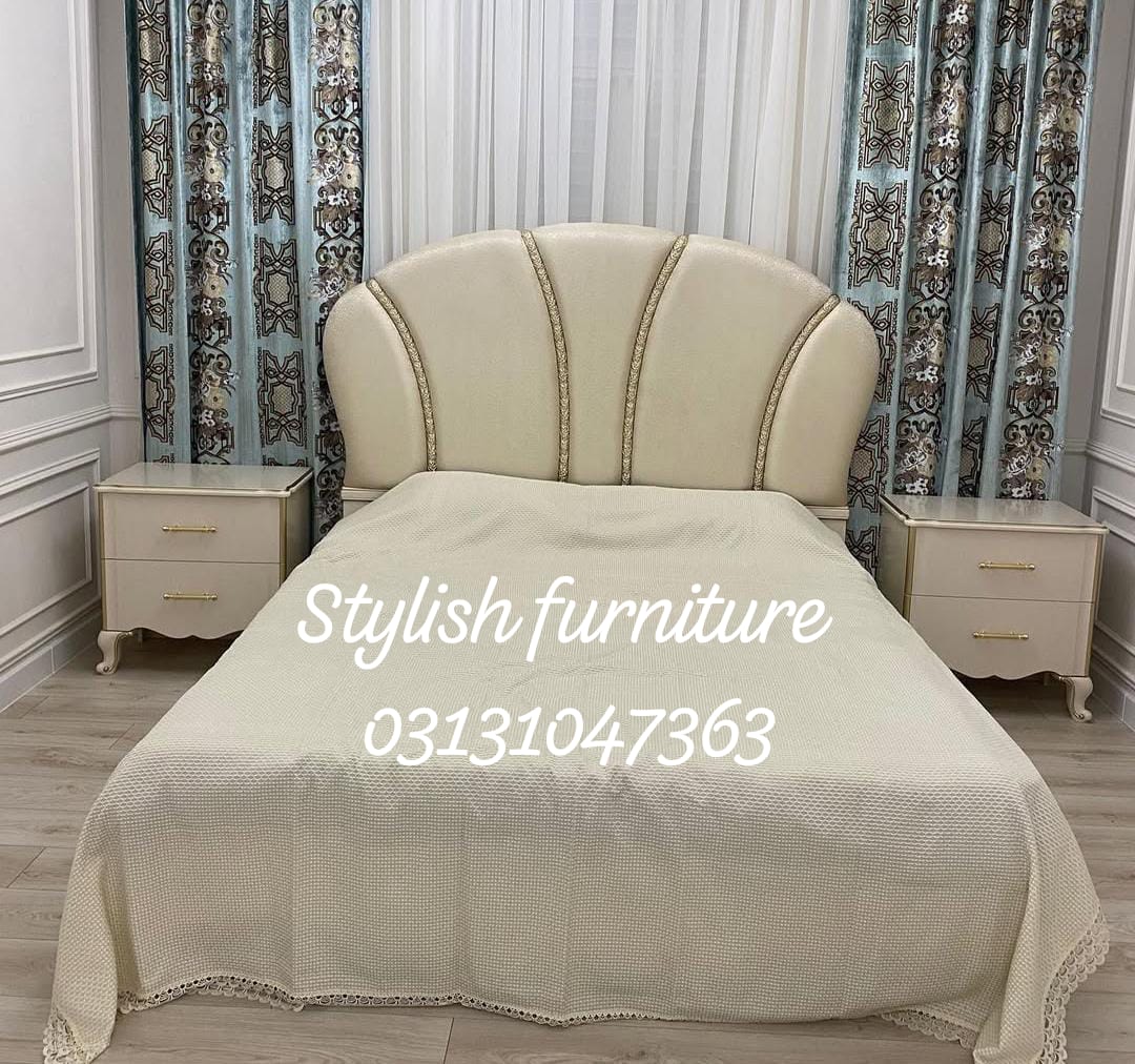 Modern Sapphire Wooden Bed Set